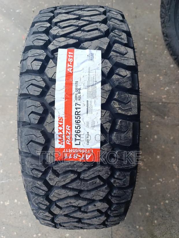 265/65r17 Maxxis Razr A.T811