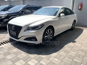 Toyota Crown Majesta 2.5 AWD Hybrid 2018 Off white