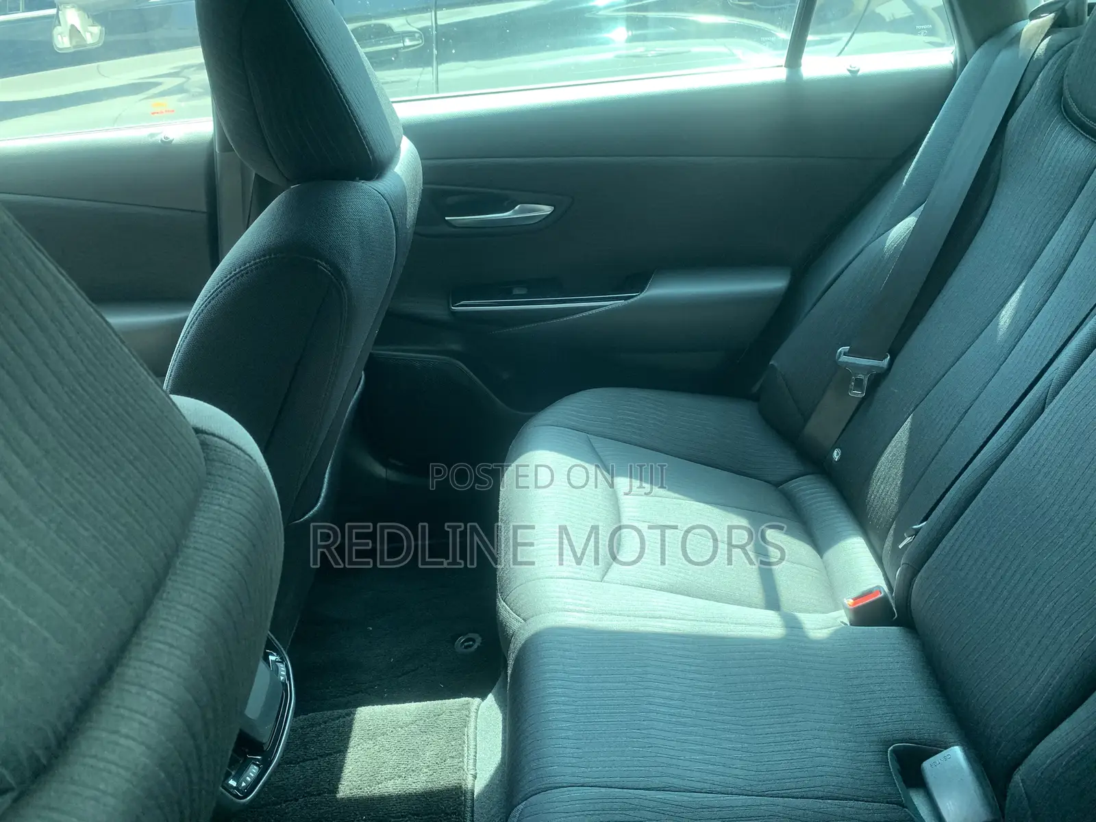 Toyota Crown Majesta 2.5 AWD Hybrid 2018 Off white