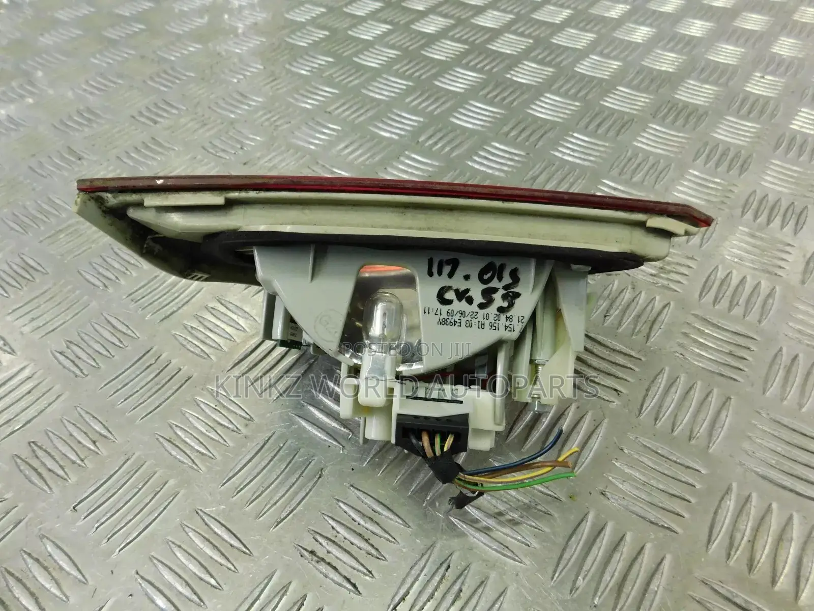 BMW 328i E90 Tail Light Right Passenger Taillight 7154156