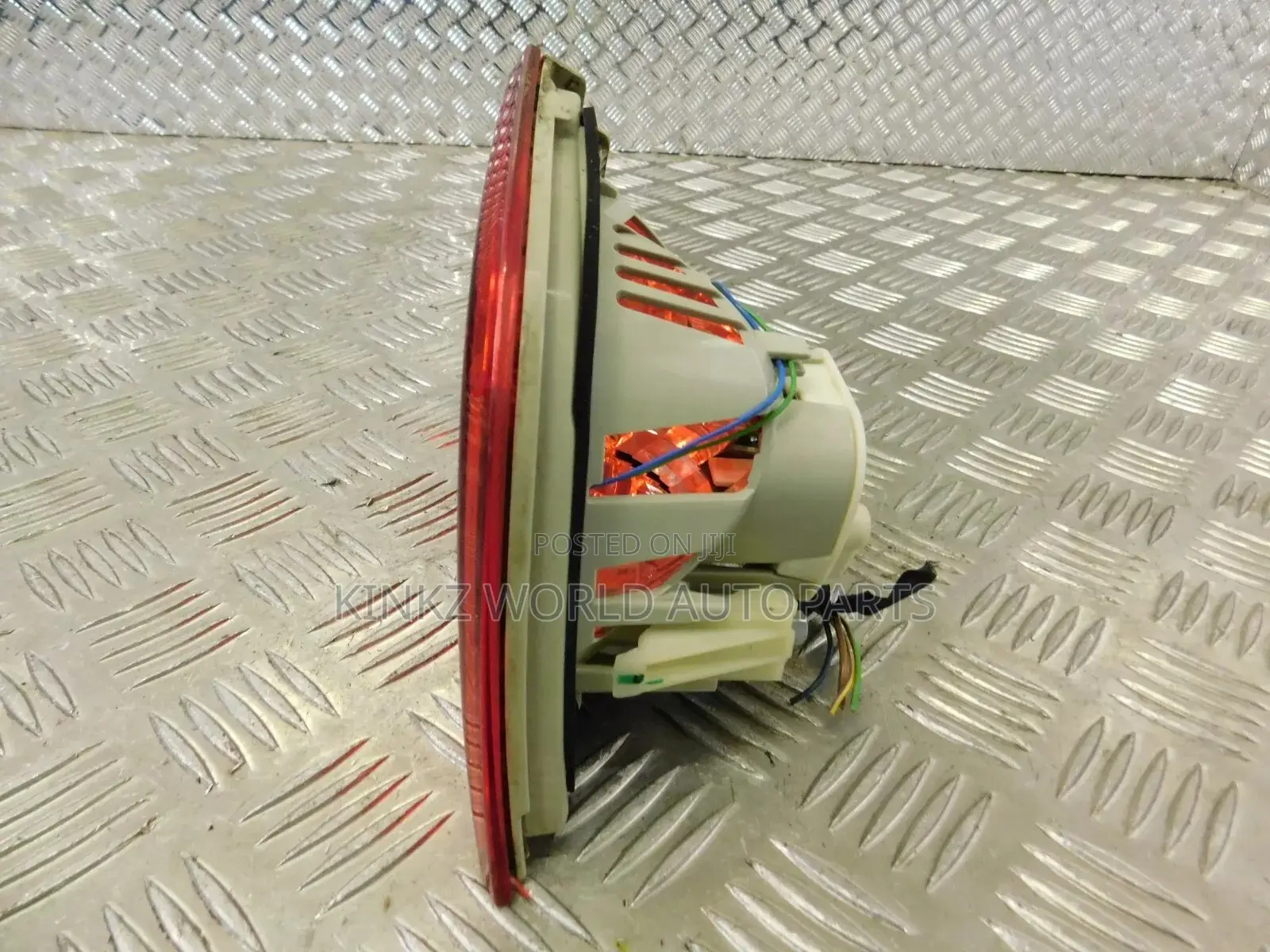 BMW 328i E90 Tail Light Right Passenger Taillight 7154156