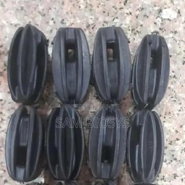 Electric Fence Strainer Insulator