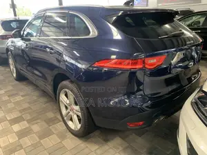 Jaguar F-Pace 20d Prestige 2017 Blue