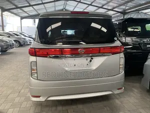 Nissan Elgrand 2017 Silver