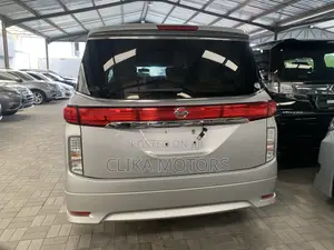 Nissan Elgrand 2017 Silver