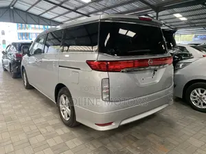 Nissan Elgrand 2017 Silver