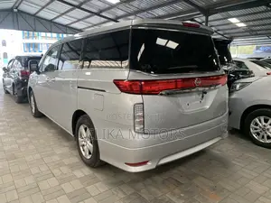 Nissan Elgrand 2017 Silver