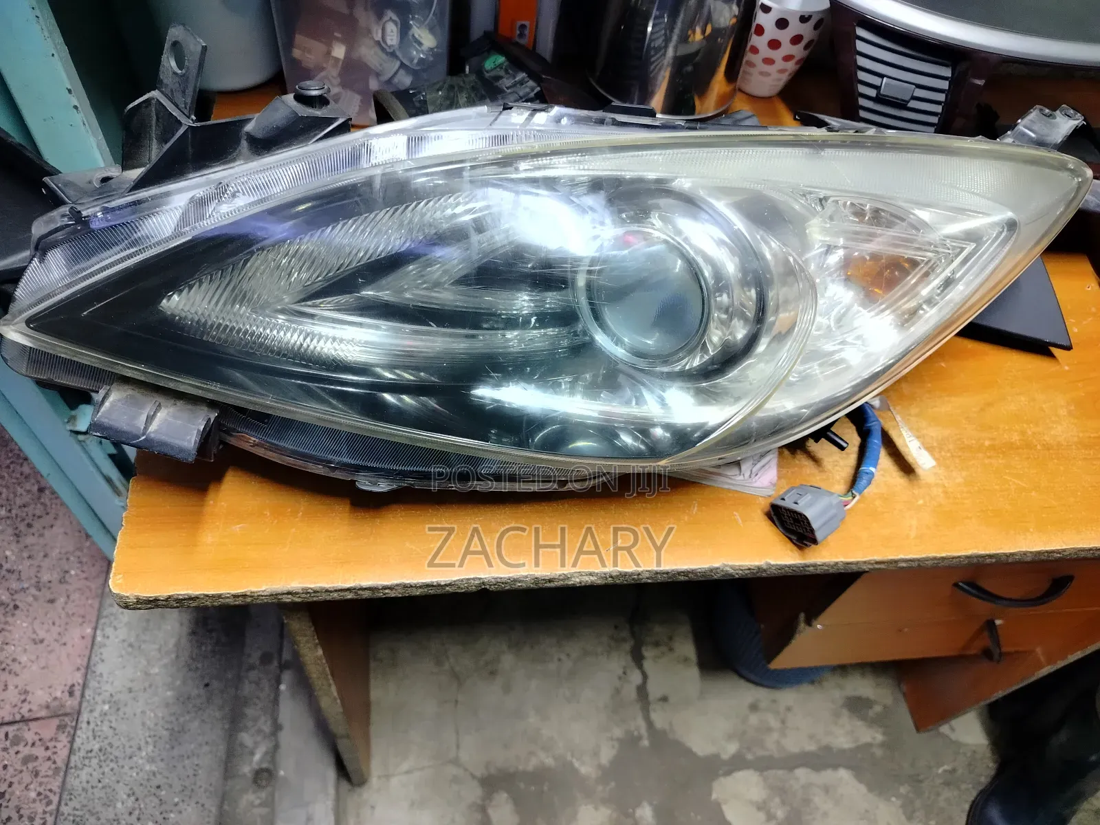 Headlight Axela 2010(Zenon)