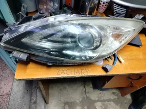 Headlight Axela 2010(Zenon)
