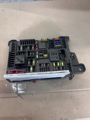BMW X5 X6 Series E70 E71 Power Distribution Fuse Box 6931687