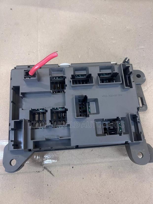 BMW X5 X6 Series E70 E71 Power Distribution Fuse Box 6931687 - thumbnail 3
