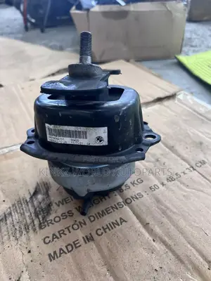 BMW X5 E70 Engine Mount Front Left Passenger 679541701 2012