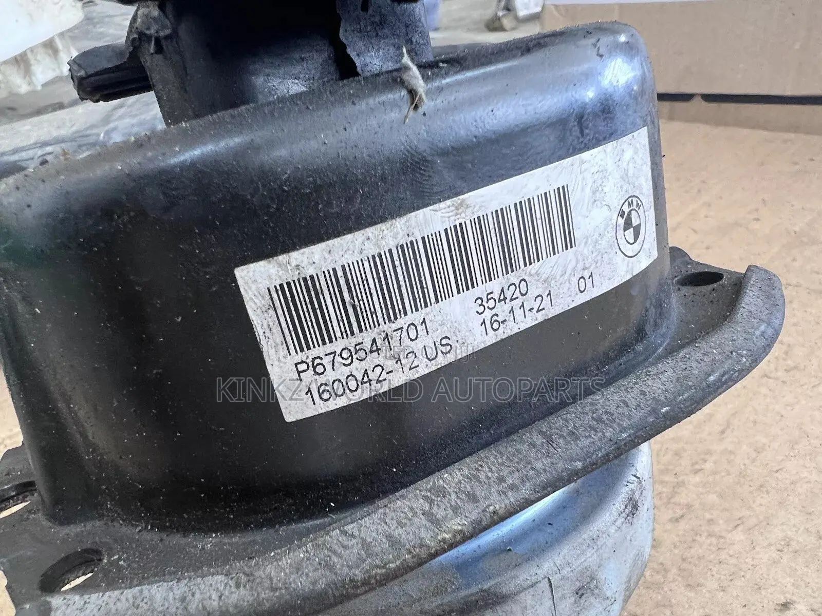BMW X5 E70 Engine Mount Front Left Passenger 679541701 2012