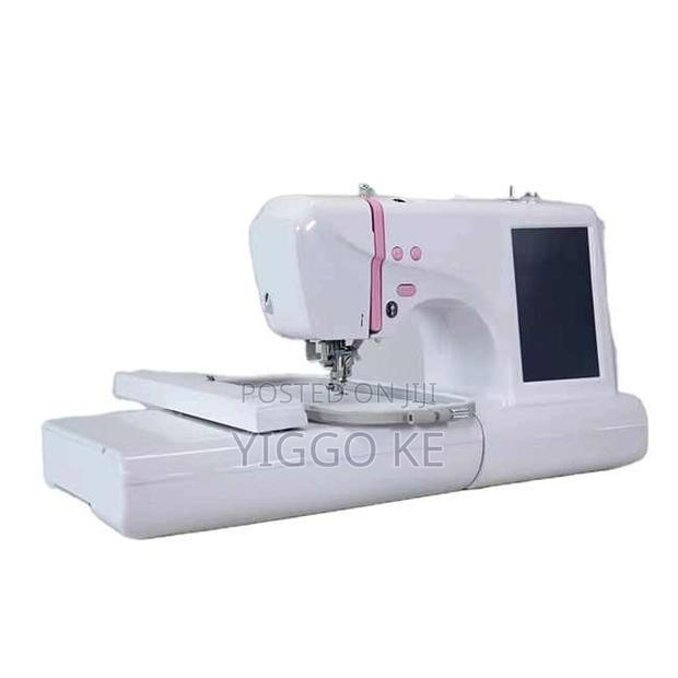 Embroidery Sewing Machine Single Needle Size Small - main view