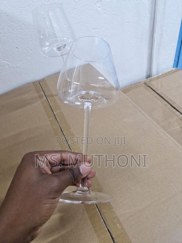 Custom Hand Blown Crystal Stemmed Wine Glass - thumbnail 4