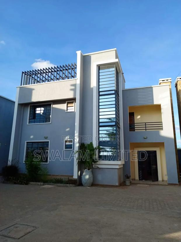 4bdrm Mansion in Muigai, Kitengela for rent