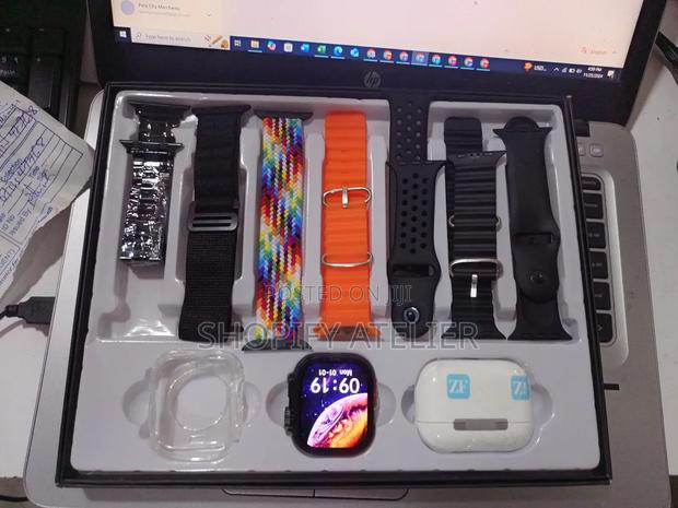 H20 Ultra Smart Watch With Week Straps - main view