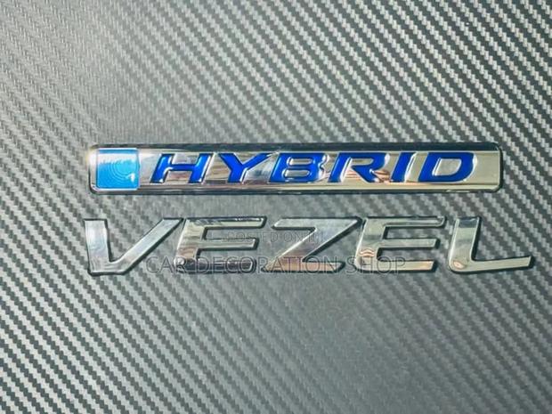 VEZEL Lettering Badge