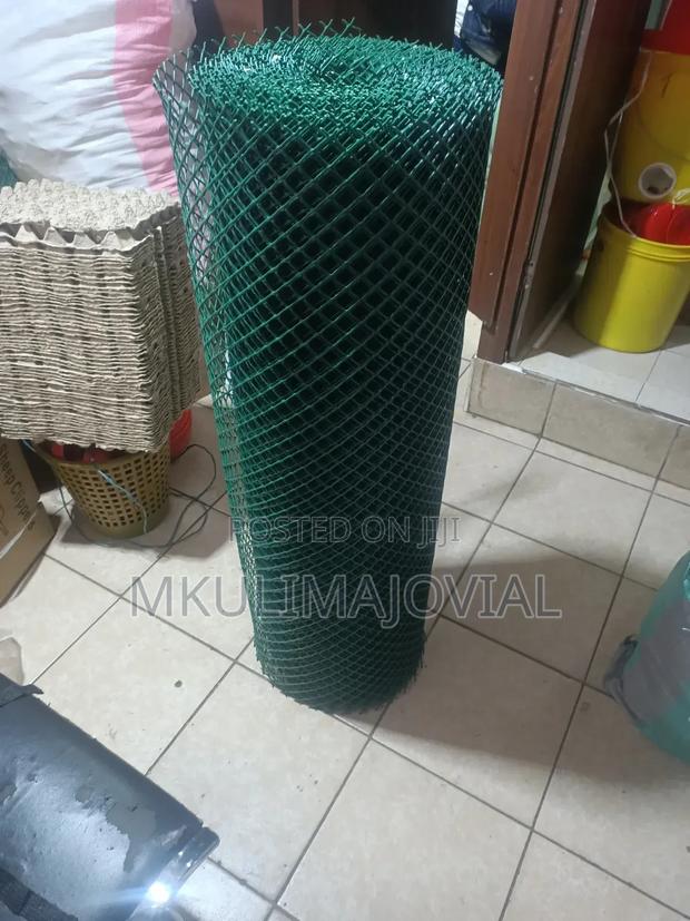 Plastic Mesh Netting for Poultry Structures - main view