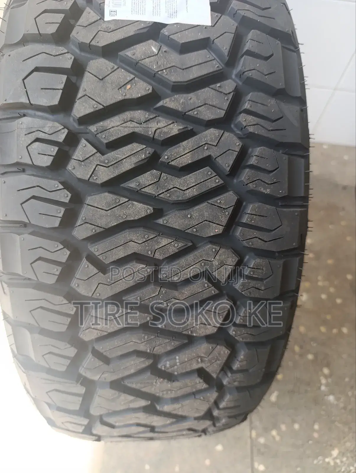 265/55r19 Maxxis Razr A.T811
