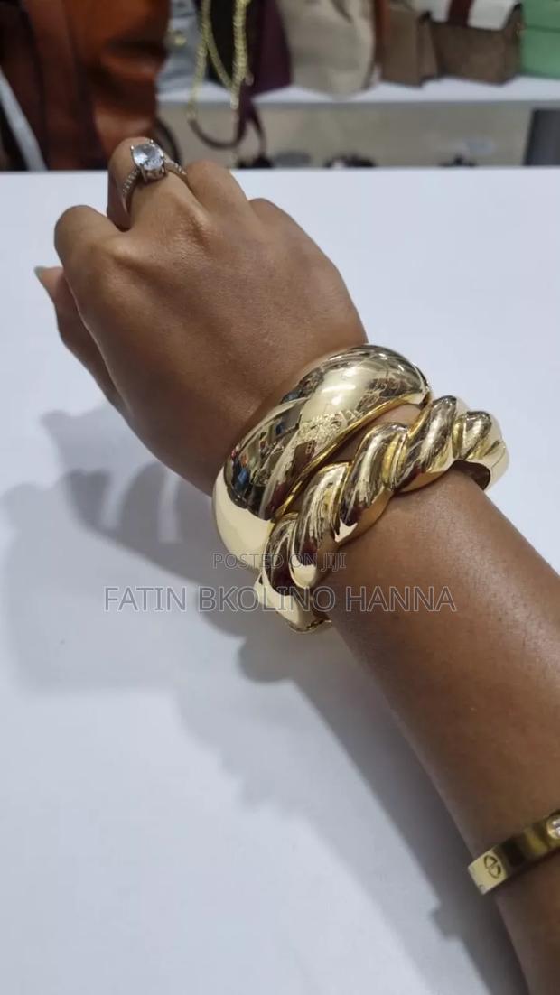 Pretty Bangles Each - main view