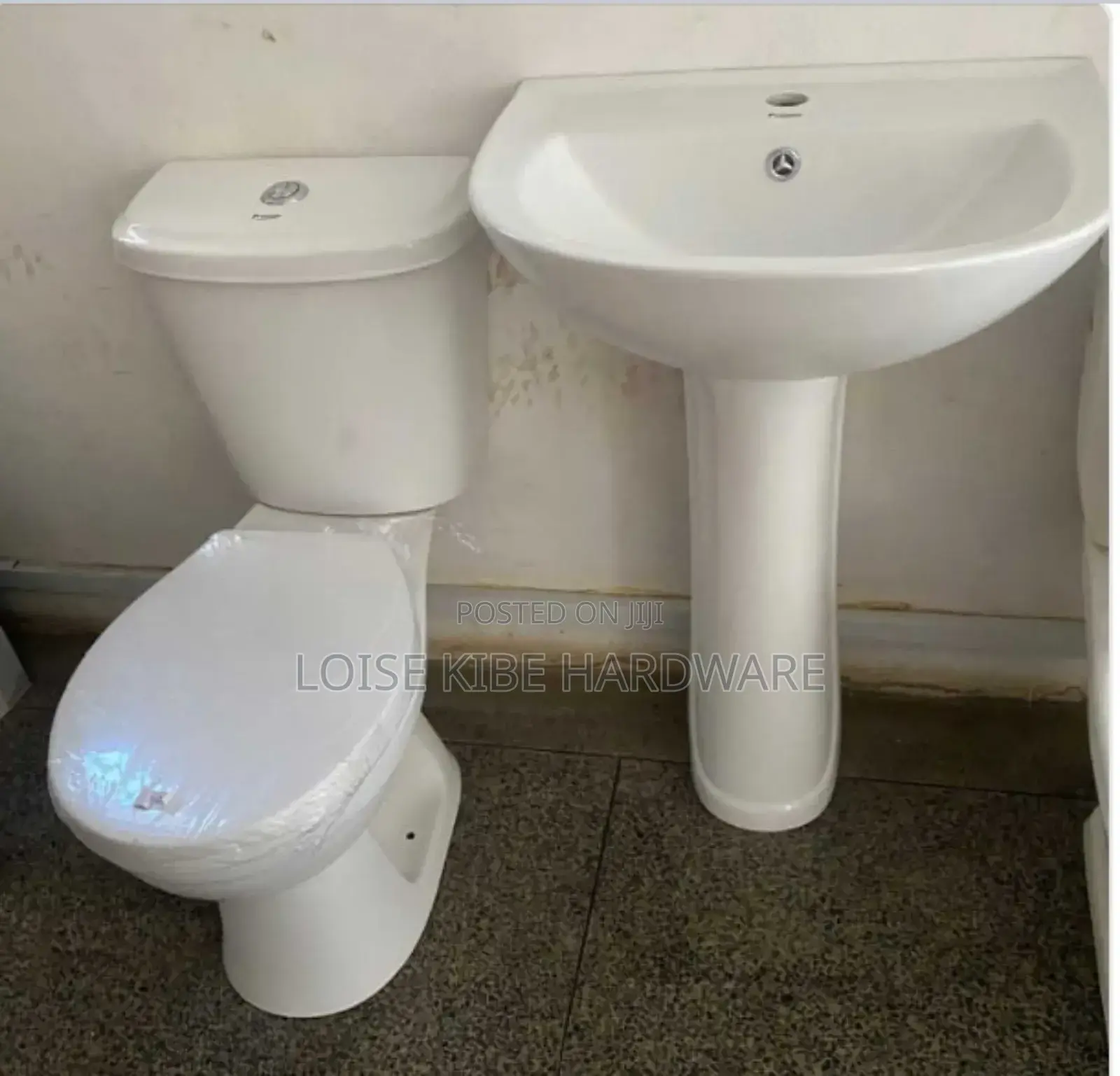 Full Seat Toilet Available Good Offer