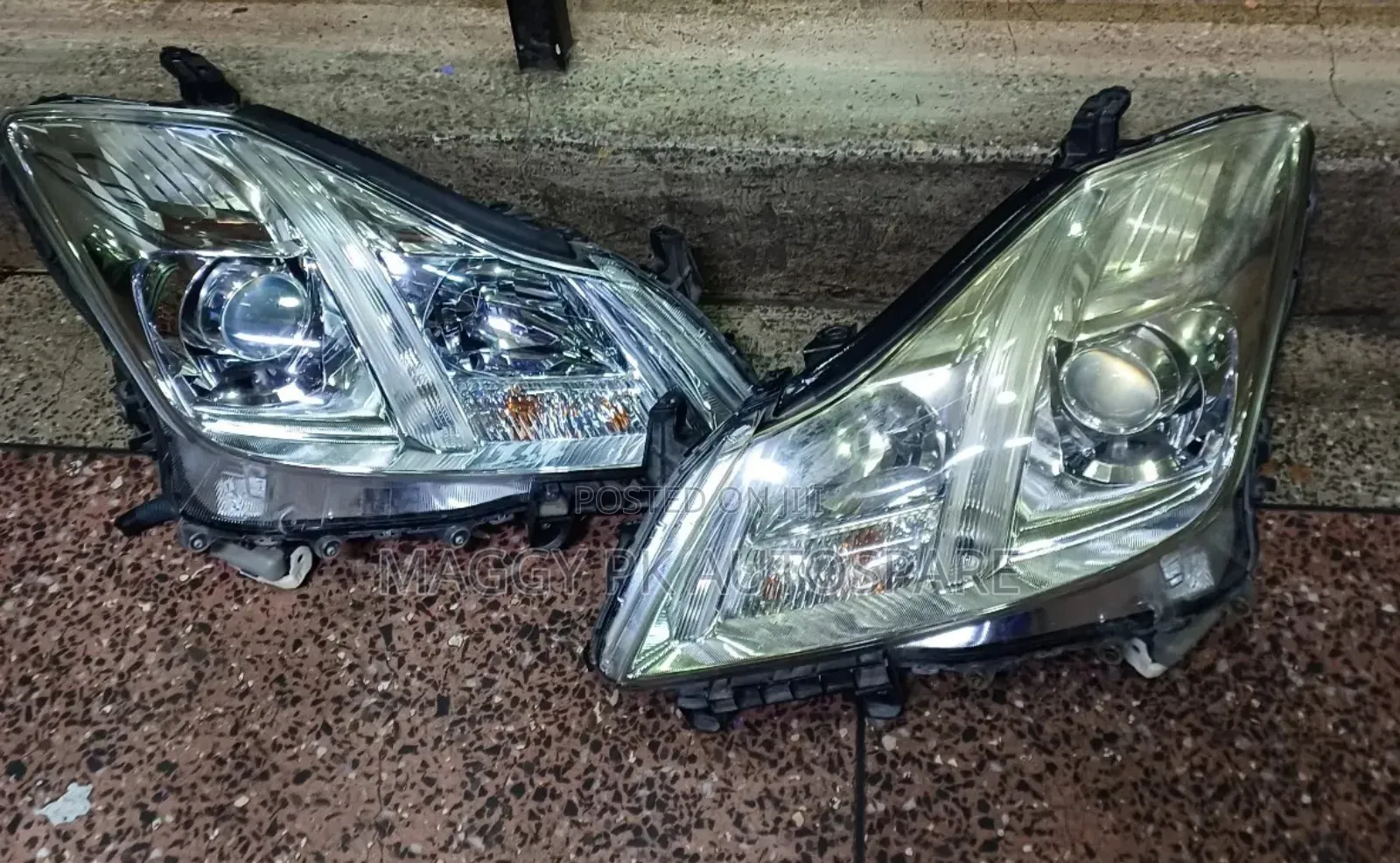 Toyota Crown 2010 Headlight Xenon