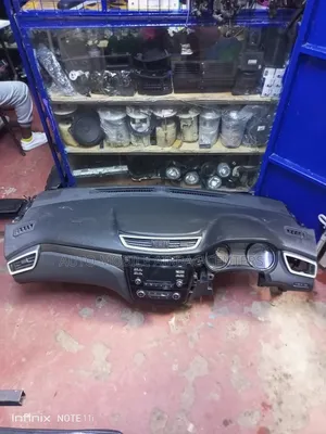 Nissan X-Trail Nt 32 Dashboard Only