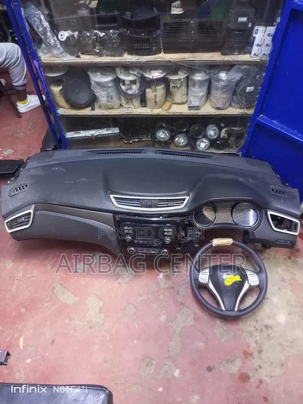 Nissan X-Trail Nt 32 Dashboard Only