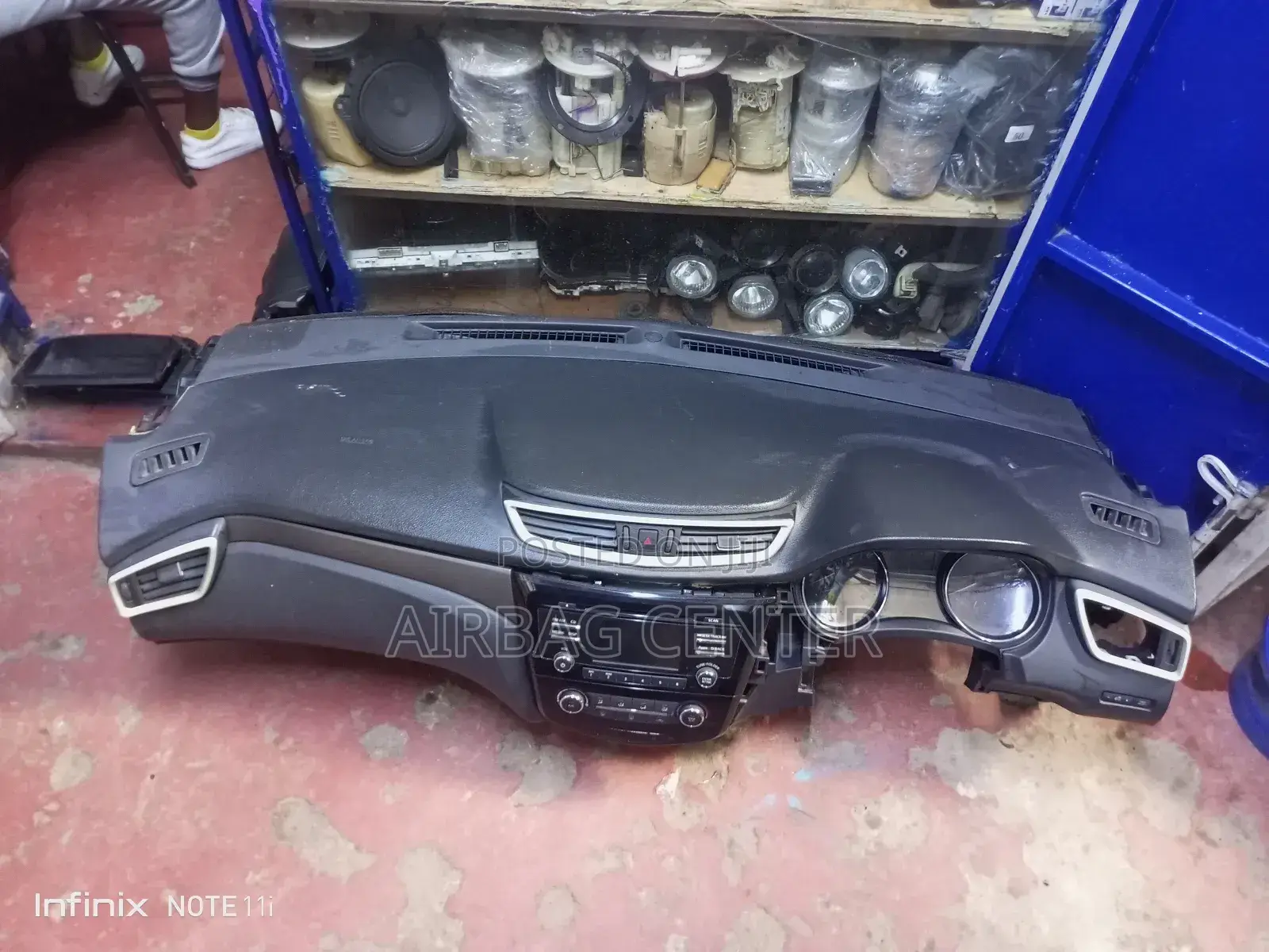 Nissan X-Trail Nt 32 Dashboard Only