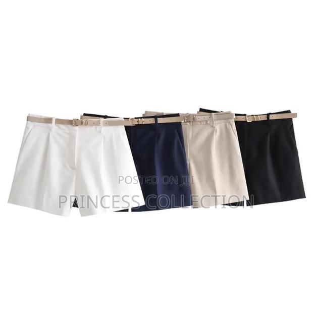 Cute Khaki Shorts With Belt - thumbnail 4