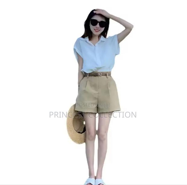Cute Khaki Shorts With Belt - thumbnail 5