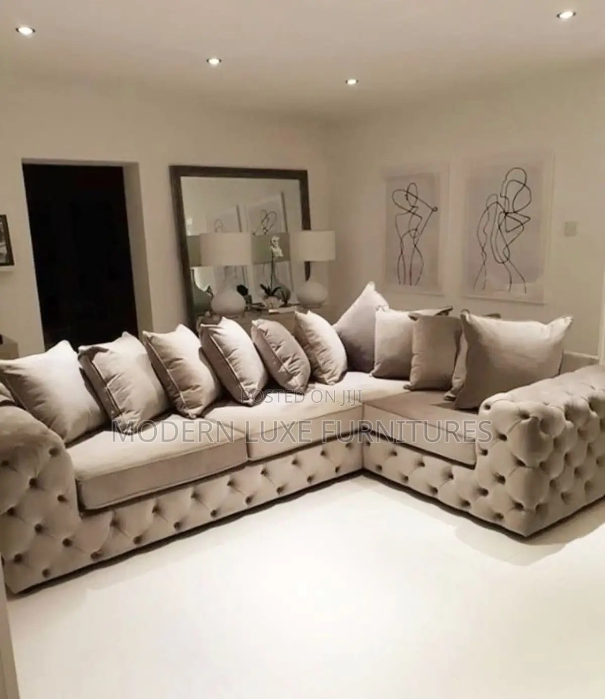 Extra-Pillows Chesterfield L Sofa