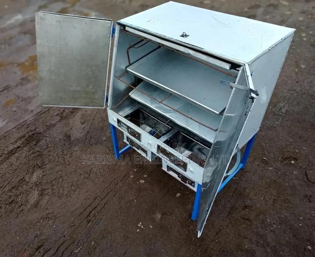 Charcoal Oven. 2 Decks. 2 Trays. - main view