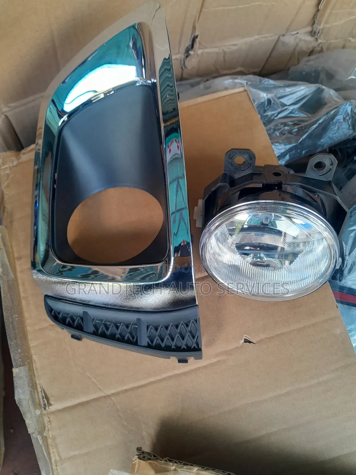 Subaru Forester SJ Xt Foglight +Cover Availabile
