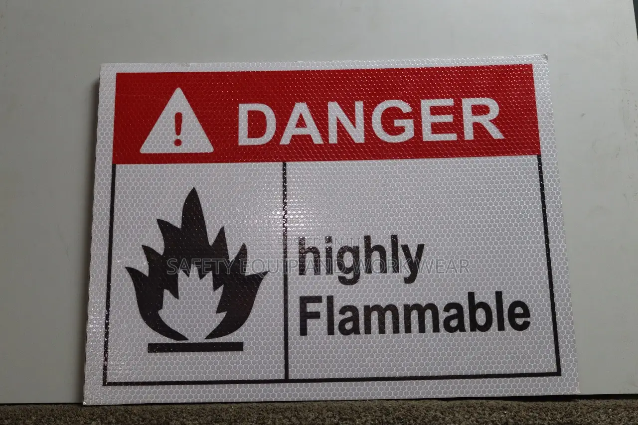 Danger Highly Flammable Reflective Sign