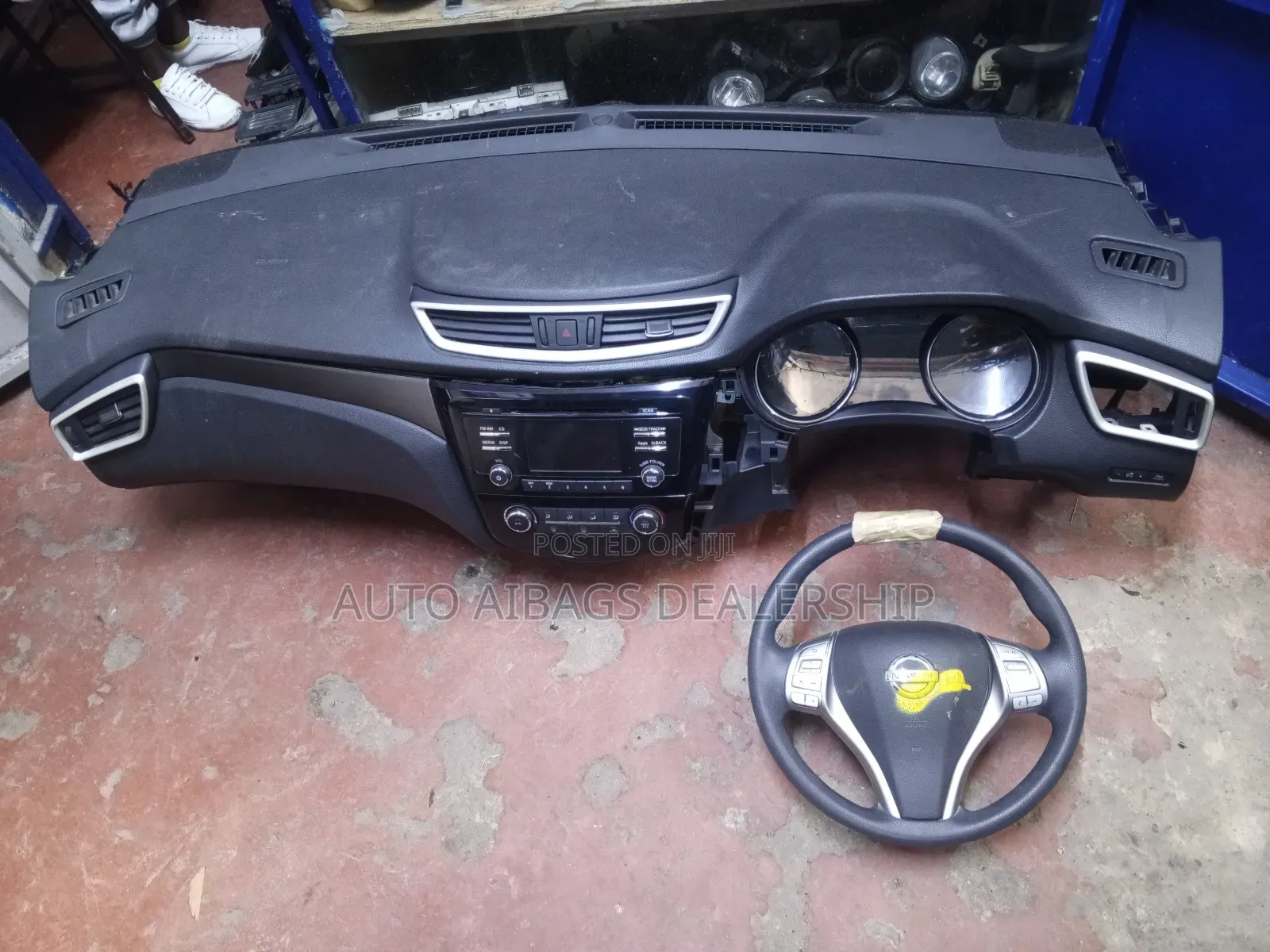 Dashboard Nissan X-Trail NT-32