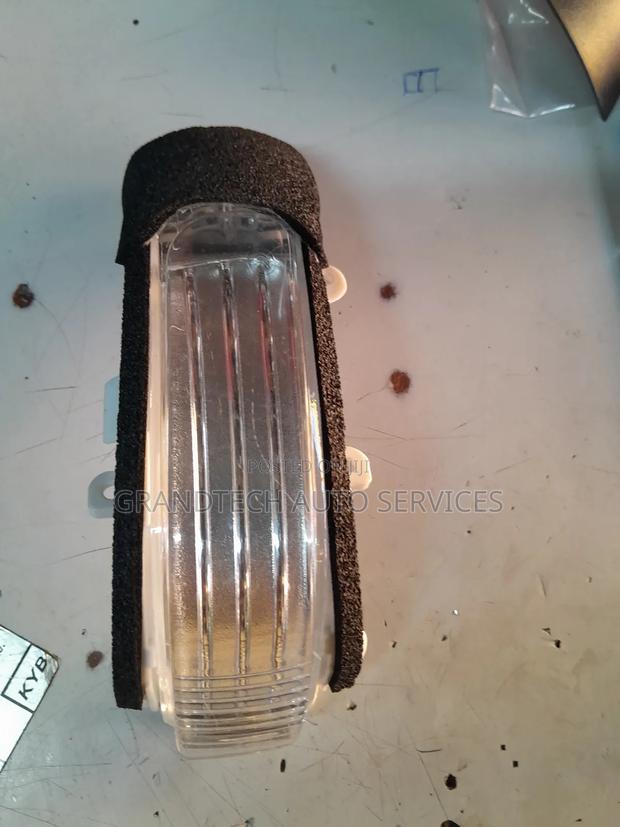 Corolla Axio 2010 Side Mirror Indicator