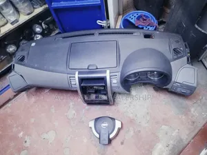 Dashboard Nissan X-Trail T-31.