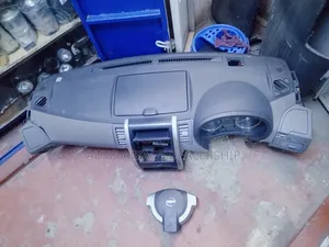 Dashboard Nissan X-Trail T-31.