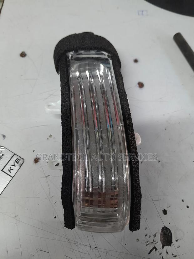 Toyota Vanguard Sidemirror Indicator