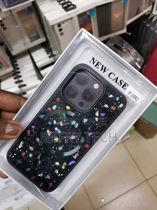 iPhone 15 Pro Glitter Magsafe Rhinestone Case -Black - main view