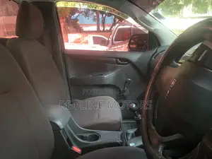 Isuzu D-MAX 2017 White