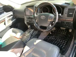 Toyota Land Cruiser 4.6 V8 ZX 2013 Black