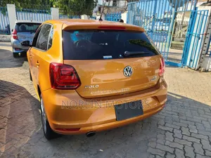 Volkswagen Polo 2017 Orange