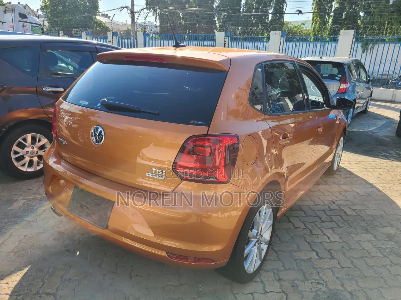 Volkswagen Polo 2017 Orange