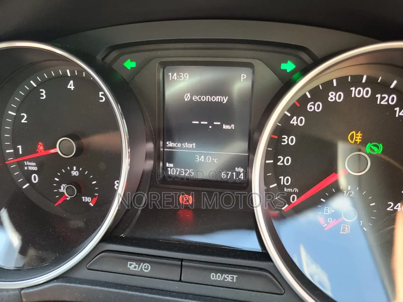 Volkswagen Polo 2017 Orange