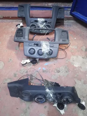 Toyota Hilux Vigo a/C Control Panel Complete With Air Vents.