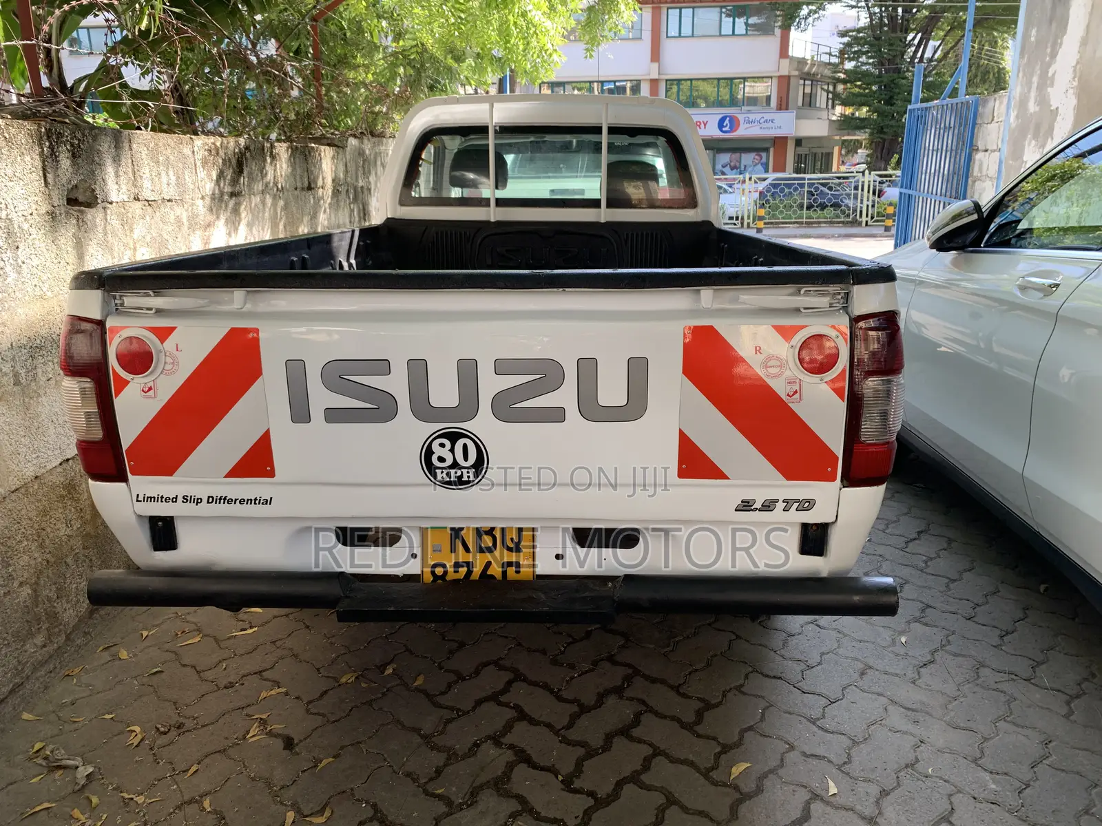 Isuzu D-MAX 2011 White