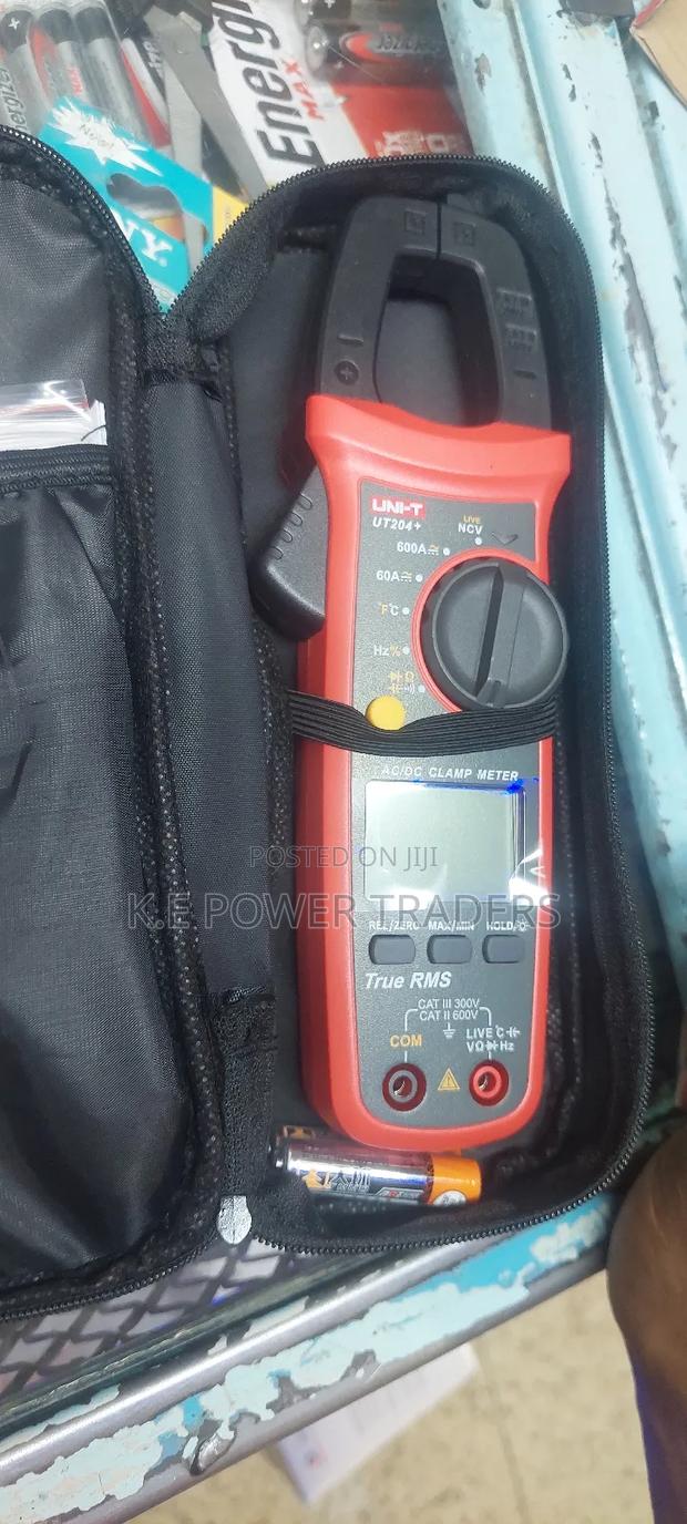 UT204+ Uni-T Clamp Meter - main view